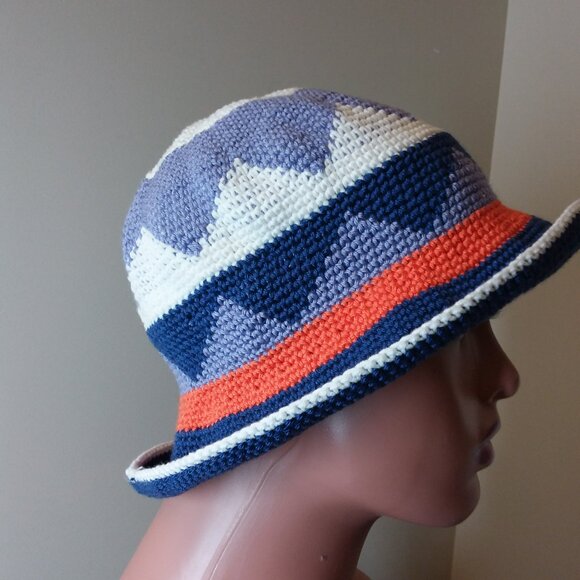 Romantic Crocheted Bucket Hat - Picture 4 of 13